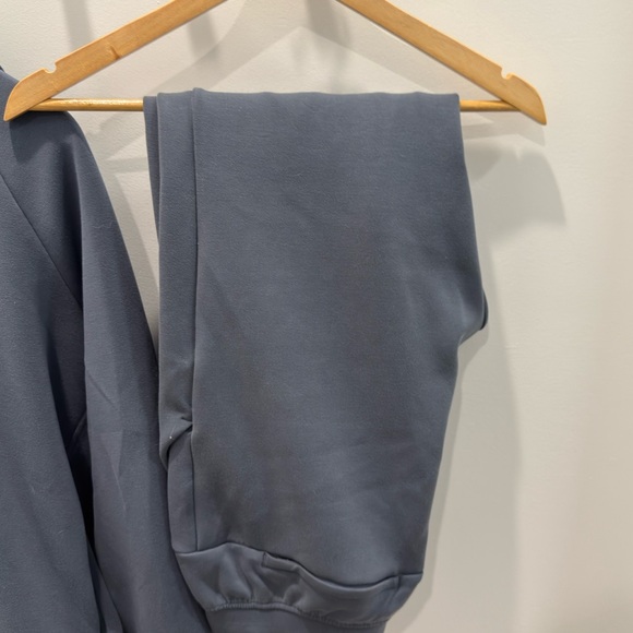 Lululemon Slate Hoodie and Sweatpants Set (Medium) - Picture 3 of 5